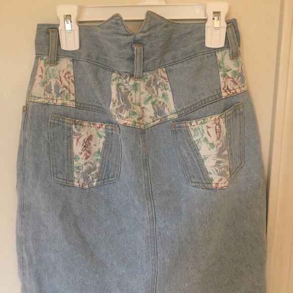 Vintage from Paris jean skirt w floral details - Picture 3 of 3